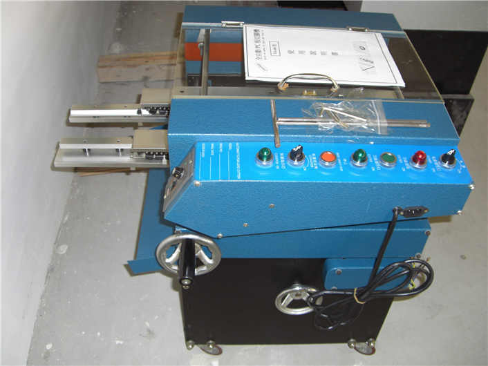 自動(dòng)切腳機(jī)